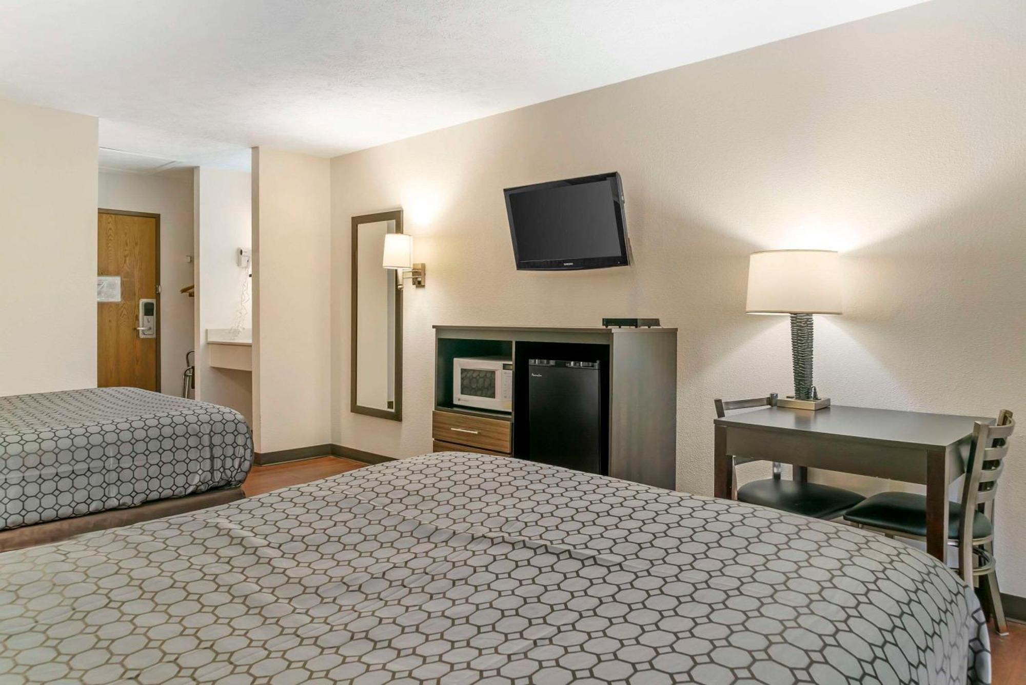 Econo Lodge Τράβερς Σίτι Εξωτερικό φωτογραφία