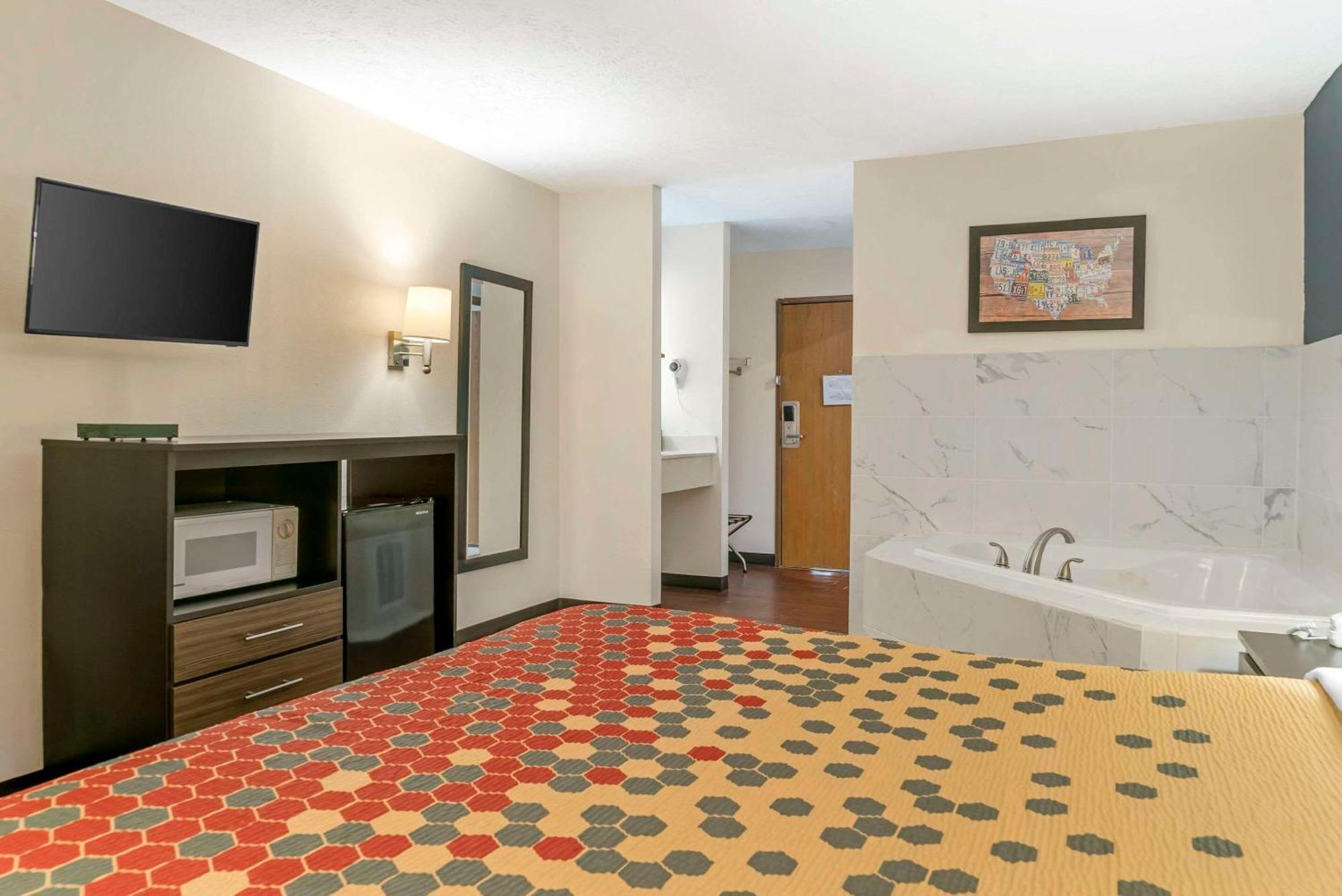 Econo Lodge Τράβερς Σίτι Εξωτερικό φωτογραφία