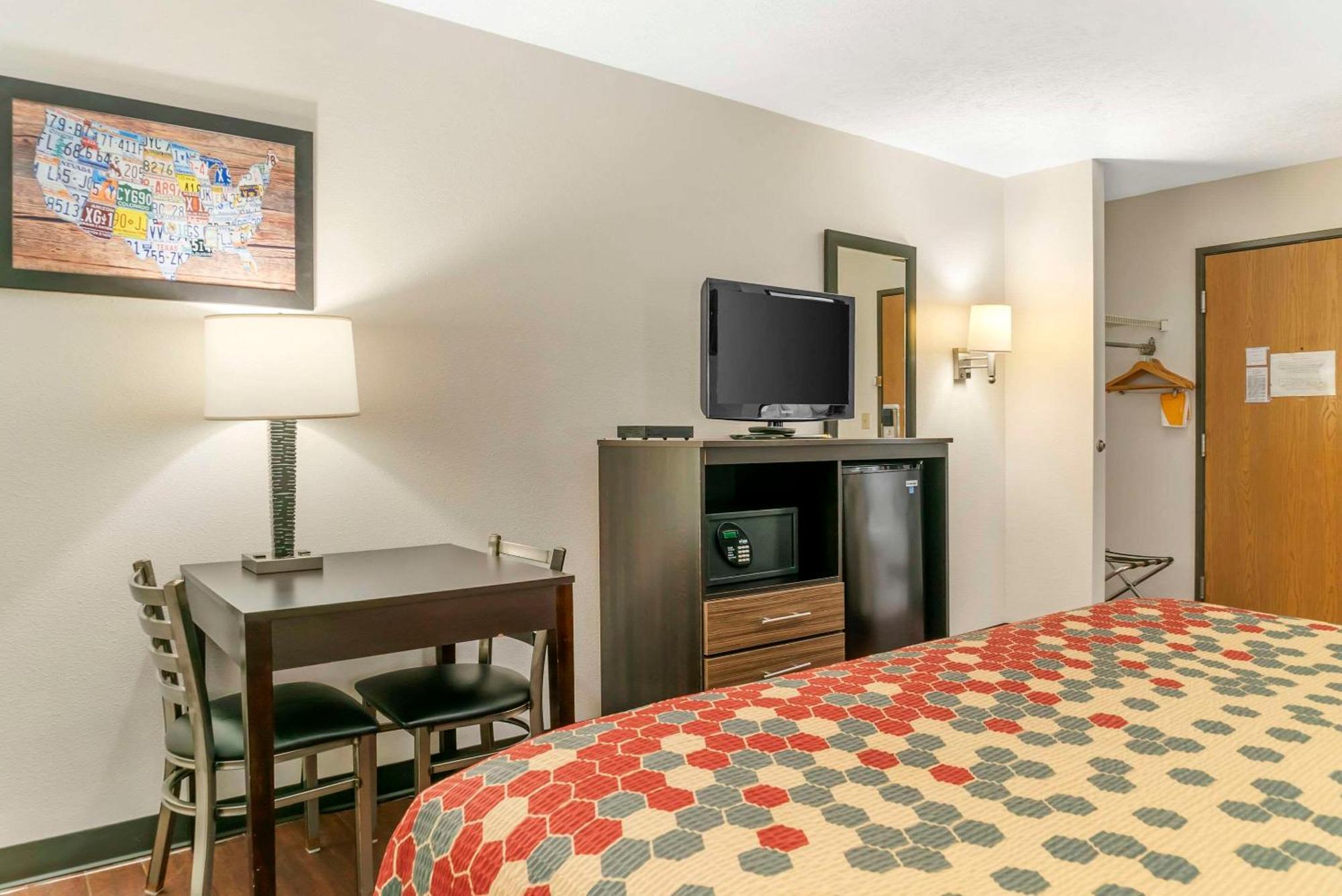 Econo Lodge Τράβερς Σίτι Εξωτερικό φωτογραφία