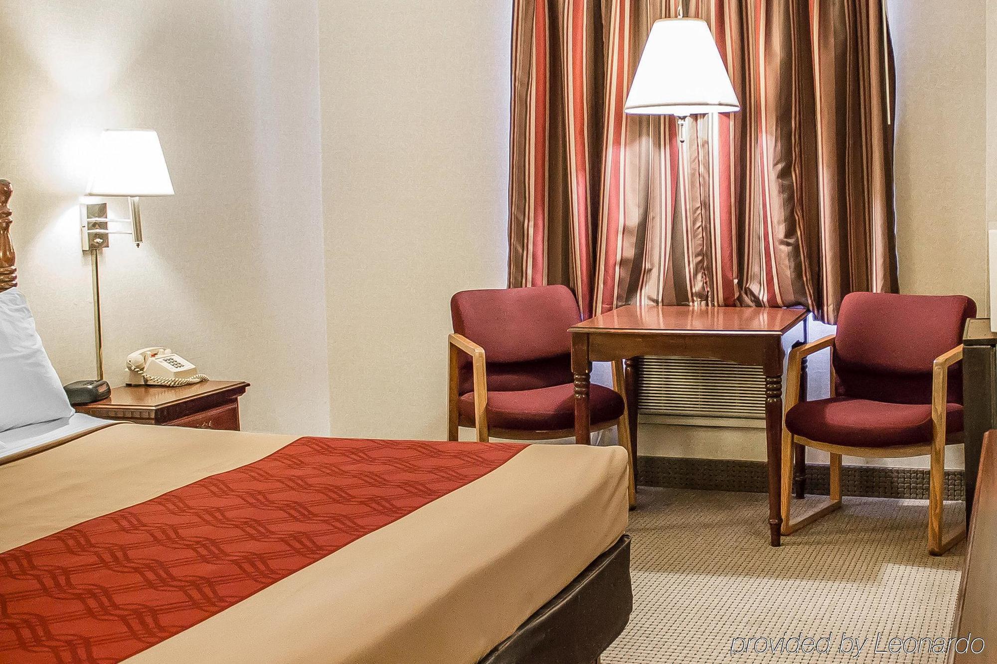 Econo Lodge Τράβερς Σίτι Εξωτερικό φωτογραφία